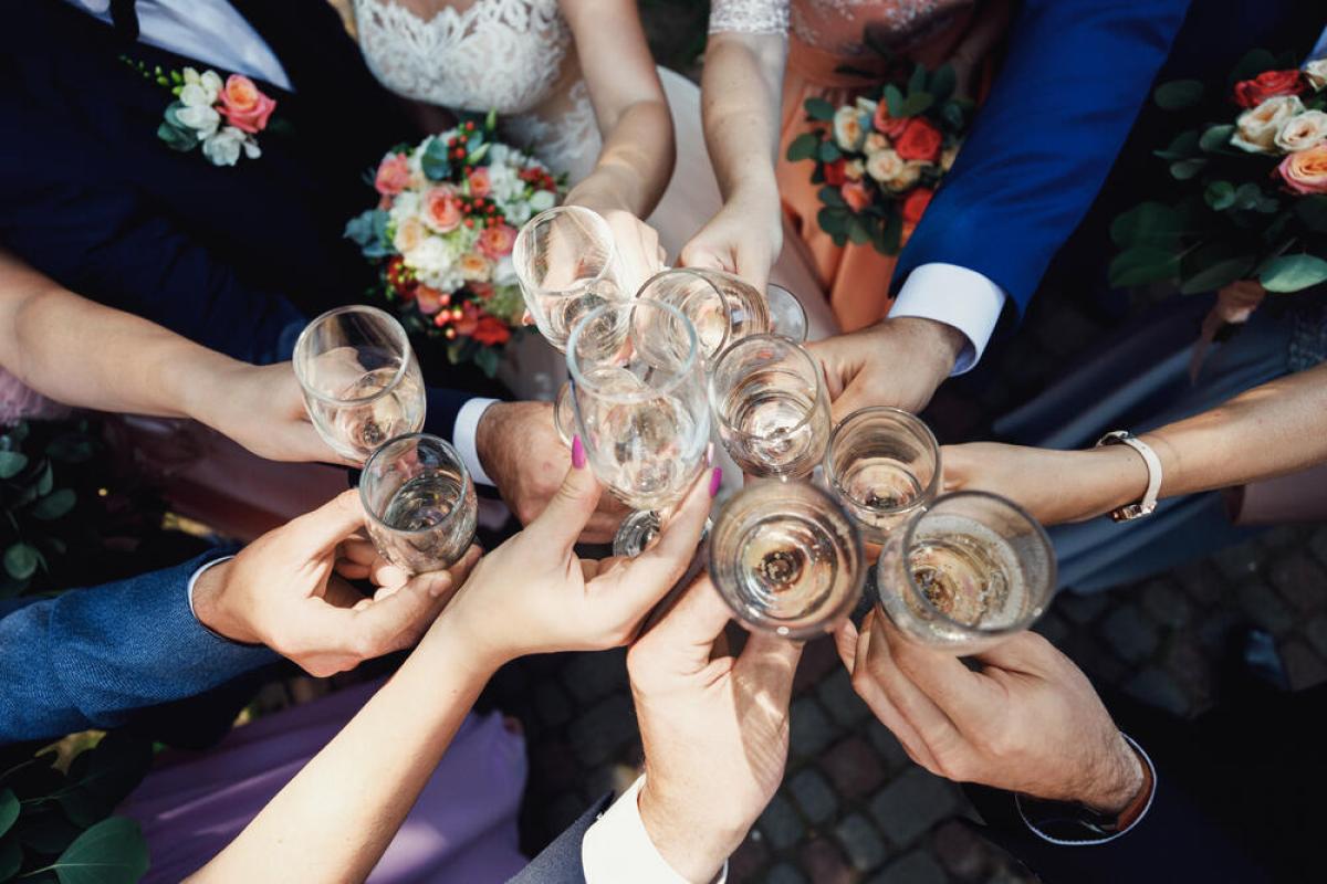 Milyen italokat kell egy esküvőn felszolgálni? 