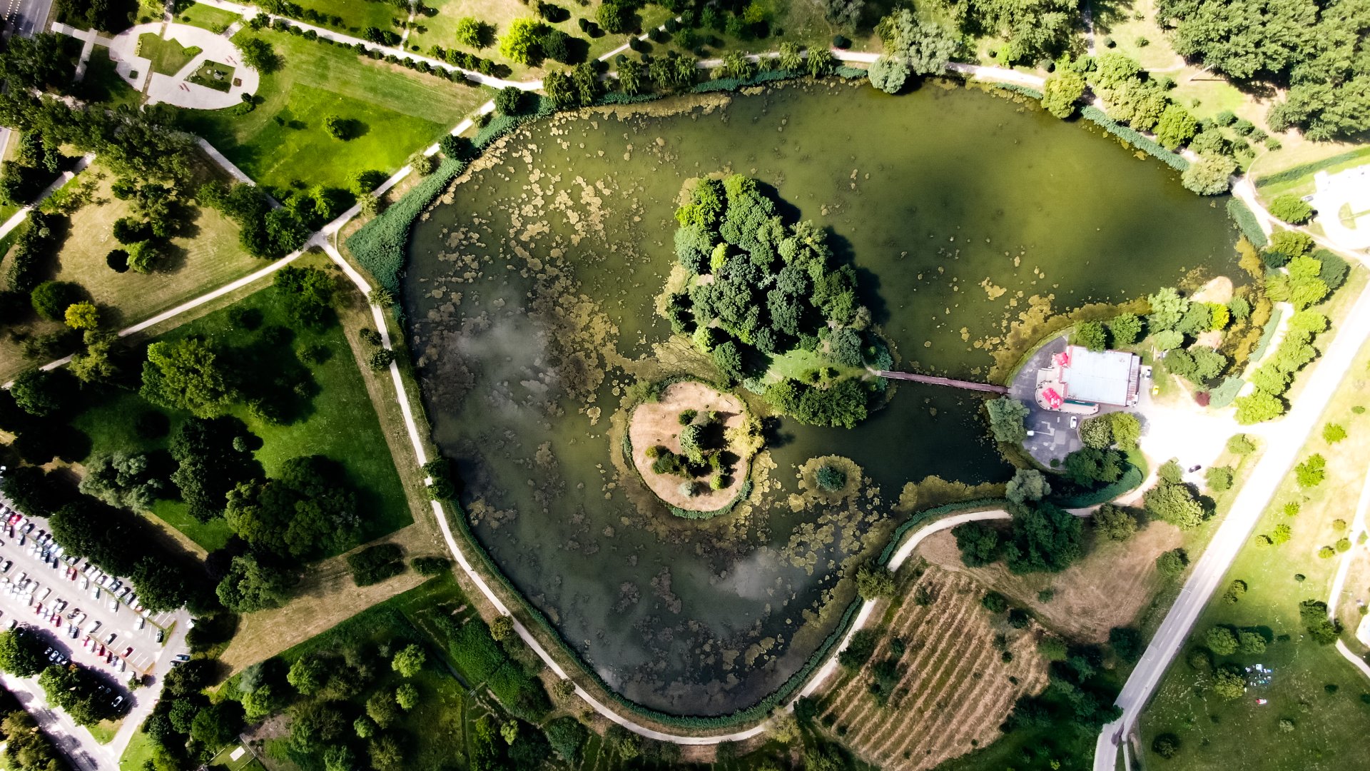 4 látnivaló a Kristály Hotel Ajka környékén, ami a szívet idézi