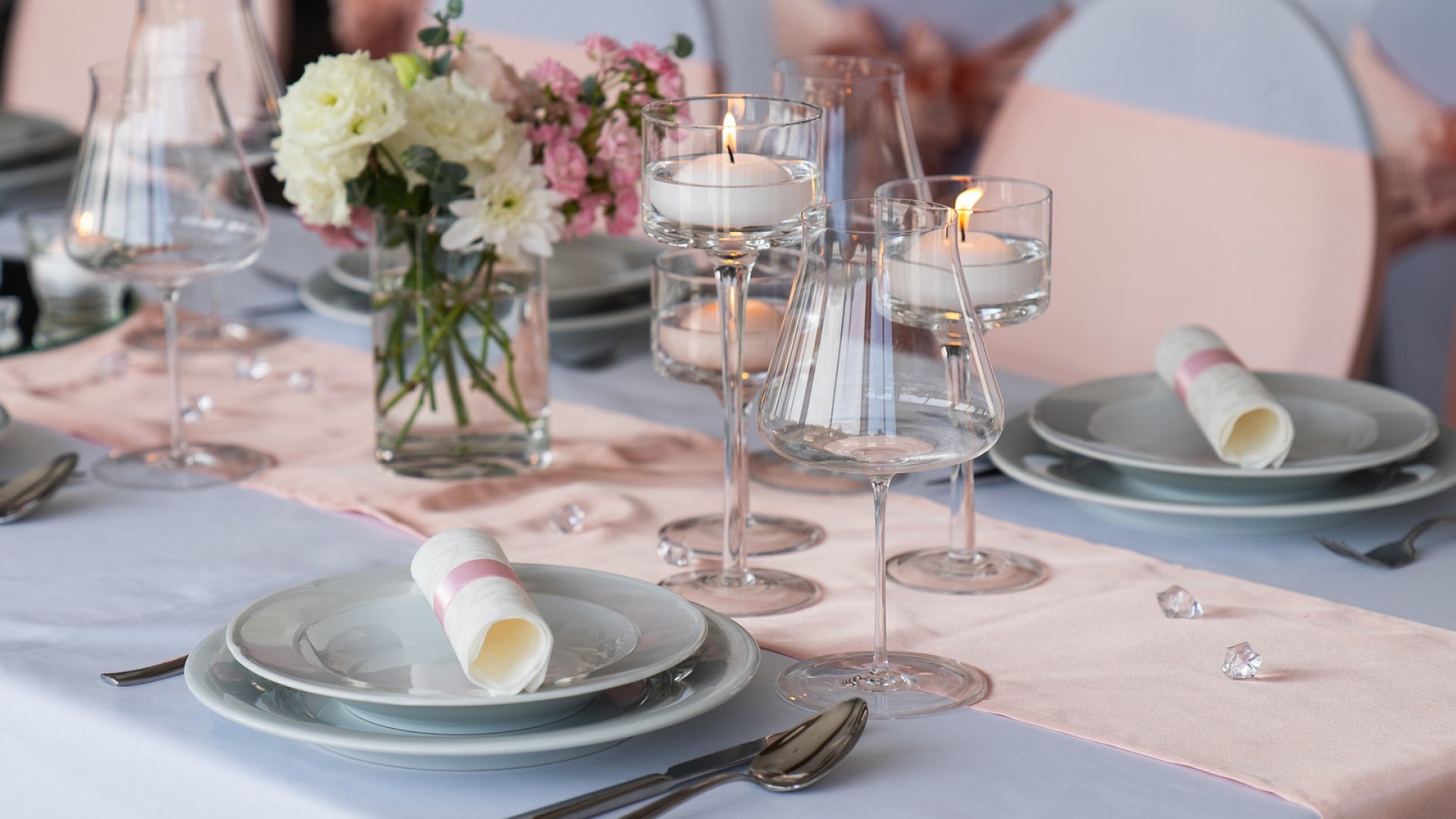 Romantikus esküvőhelyszín hotelben