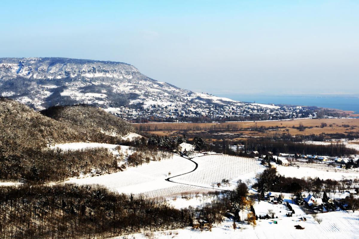 Töltődj fel egy balatoni kirándulással télen is! Mutatunk 3 erre tökéletes helyet!