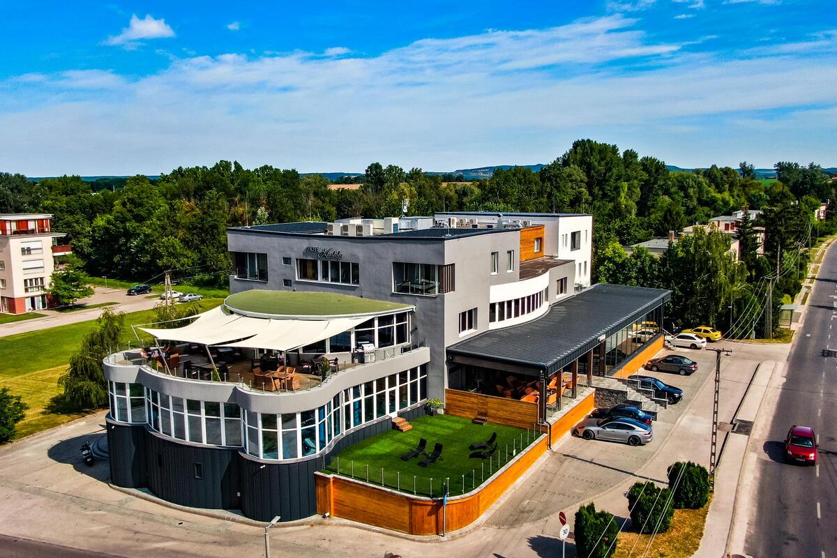 Csapatépítő tréning wellness szállodában: A Kristály Hotel Ajka****