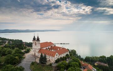 TOP5 látnivaló a Balaton-felvidéken tavaszi kirándulásokra